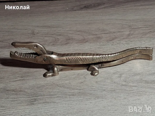 Стара Лешникотрошачка Крокодил