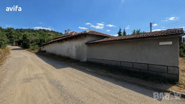 Къща на две улици в Елешница, снимка 6 - Къщи - 56583841