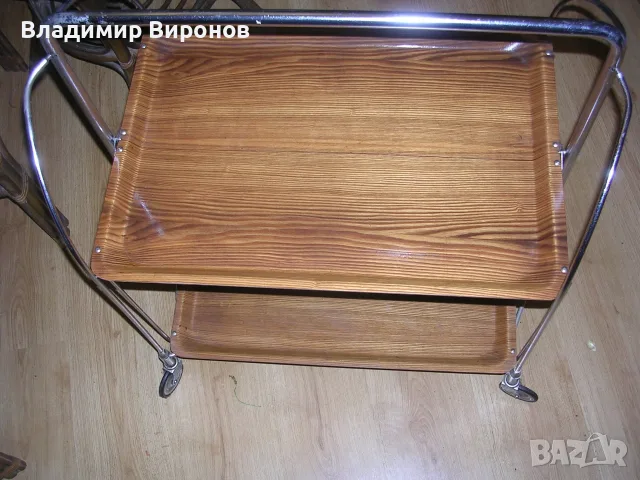 Ъгъваема сервизна масичка на колела СССР, снимка 2 - Маси - 56734804