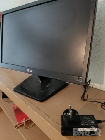 Монитор  LG  19 , снимка 4 - Монитори - 56732687