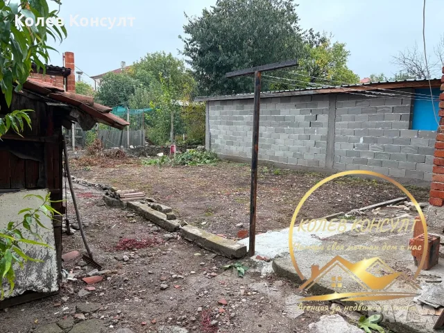 Къща близнак  гр.Чирпан , снимка 5 - Къщи - 56675364