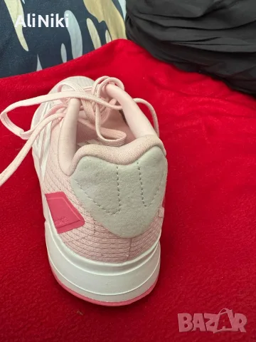 Дамски маратонки Adidas , снимка 3 - Маратонки - 56588165