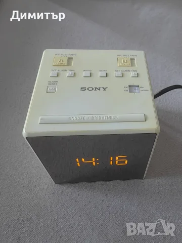 Продавам радио SONY куб с две аларми и честоти  FM/AM 