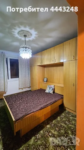Спалня / Спален комплект от дърво включва легло, ракла, 2 гардероба, шкафове