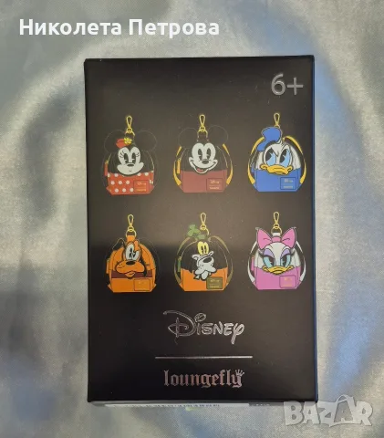 Мини раница-ключодържател от серията Loungefly Disney Mickey & Friends Mini Backpack Mystery Bag Cha