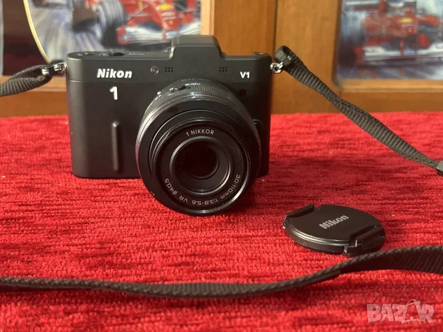 Фотоапарат Nikon 1 V1 с телеобектив 1 NIKKOR 30-110mm VR