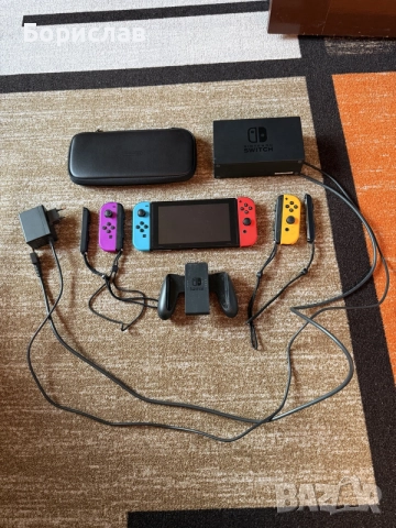Nintendo Switch V2 с аксесоари