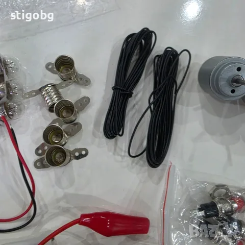 Испански STEM електроконструктор InputMakers Advanced Kit E5 (НОВ, снимка 4 - Образователни игри - 56726341