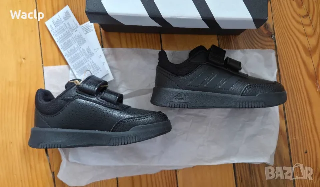 Детски обувки Adidas, снимка 2 - Детски маратонки - 56745428