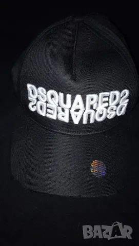 Продавам черна шапка Dsquared2