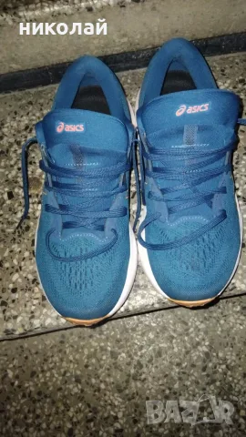 продавам маратонки asics