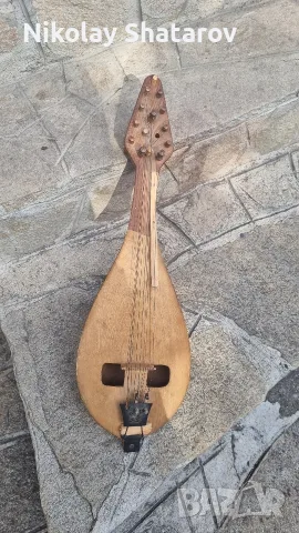 Стара гъдулка. музикален инструмент 