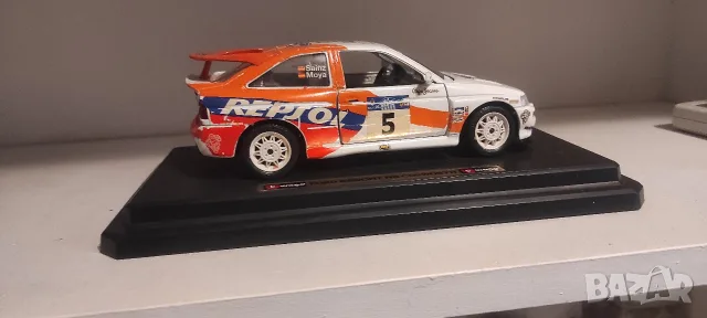 Bburago Ford Escort RS Coswort 1:24, снимка 3 - Колекции - 56569491
