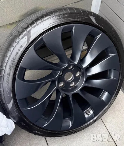 Продавам Оригинални 21-инчови джанти Uberturbine за Tesla Model Y Performance c 4 гуми Pirelli P Ze