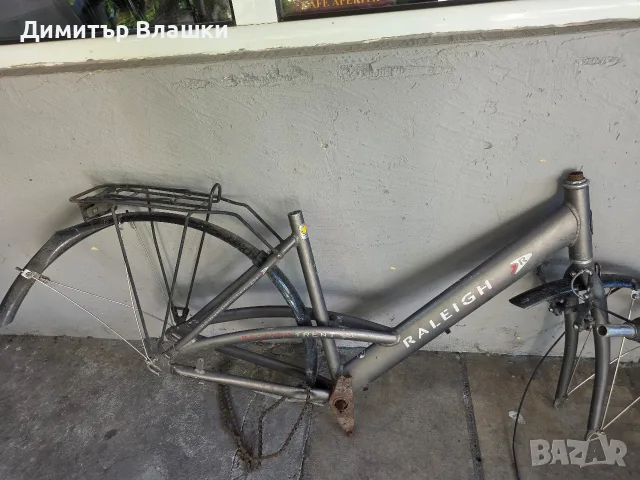 Алуминиева дамска рамка с вилка Raleigh Trent 28 цола (за части/проект)