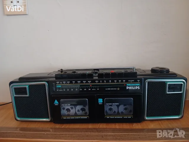 Радиокасетофон Philips D8088