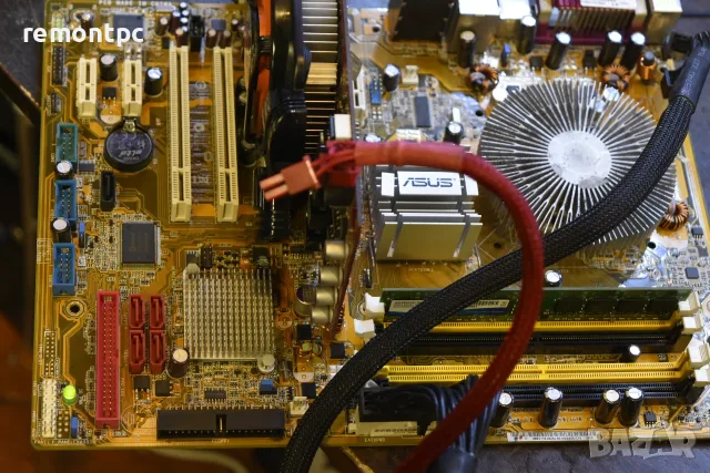 Дънна платка процесор памет и видео карта . Asus P5B GTX 550TI Celeron 440 + 1 Gb DDR2