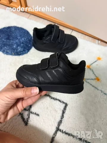 Детски спортни обувки adidas, снимка 2 - Детски маратонки - 56583267