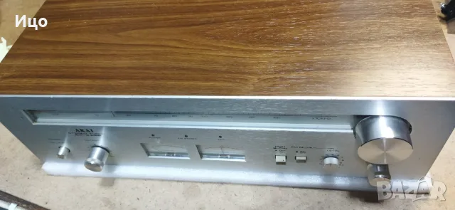 Akai stereo tuner AT 2400.