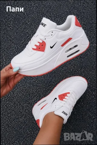 Дамски маратонки Nike бяло и оранжево