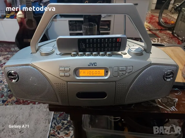 касетофон jvc sd, снимка 2 - Радиокасетофони, транзистори - 56616150