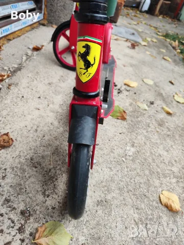 Два броя оригинални тротинетки FERRARI , снимка 3 - Скутери и тротинетки - 56565080