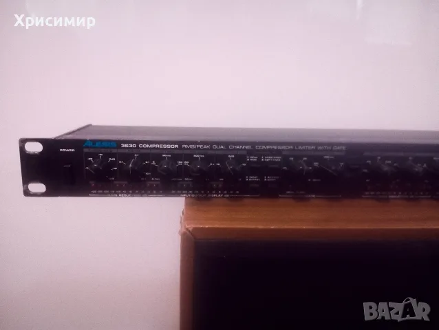 Аналогов компресор Alesis 3630, снимка 2 - Ресийвъри, усилватели, смесителни пултове - 56628167