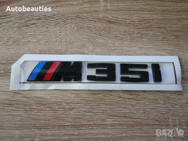 черна емблема BMW M35i
