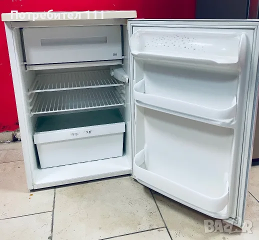 Малък Хладилник с Камера Zanussi, снимка 4 - Хладилници - 56583660