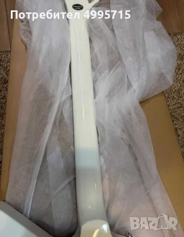 Epiphone 80s Explorer White - Нов с Калъф и Куфар, снимка 3 - Китари - 56745107