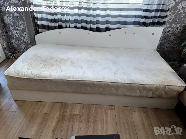 Единично легло 180/90