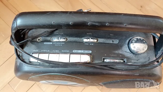 Продавам радиокасетофон Sonashi SNM-198, снимка 3 - Радиокасетофони, транзистори - 56556622