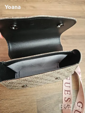 Дамска чанта Guess , снимка 2 - Чанти - 56554313
