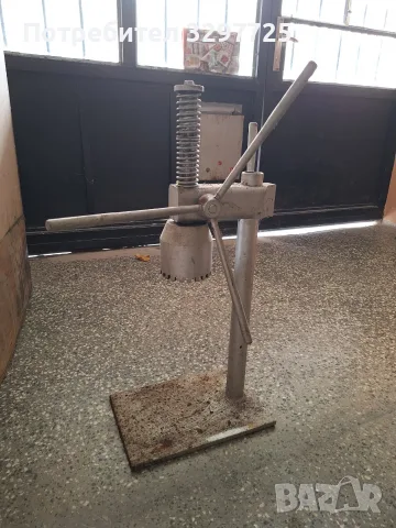 Метална машинка за буркани