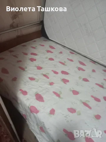 Продавам легло единично топ  Русенско с два броя таблетки и запазена пружина.