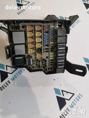 Кутия с предпазители и релета за двигателен отсек Ford 7154595030, многопинови конектори за Ford