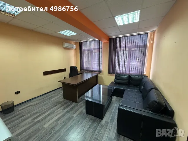Отдава под наем ОФИС в централната част на града 