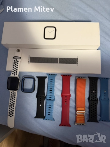 Apple watch Series 4 44mm 16GB с 7 каишки