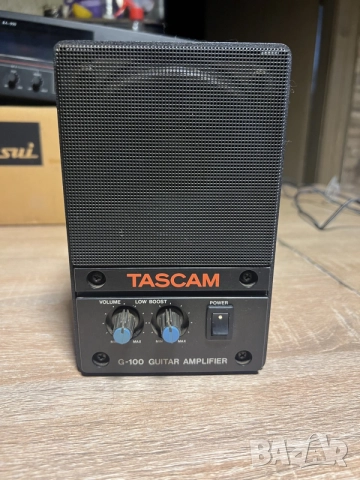 Tascam G-100 китарен усилвател.