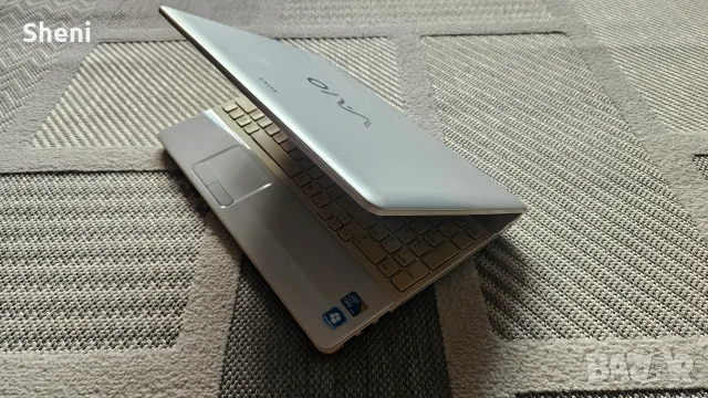 Лаптоп Sony VAIO VPCEB1E1E Core i3, 4GB RAM, Windows 10  Оригинална чанта VAIO  
​