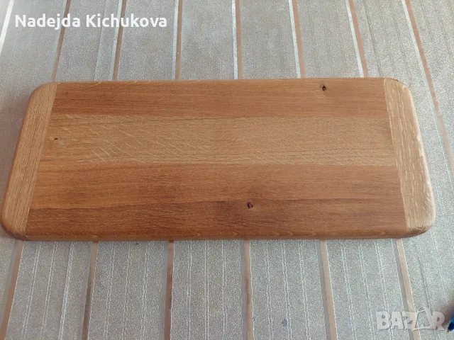 Дъбова дъска за рязане на мезата.Размери 18×43 см.Нова.8 евро.