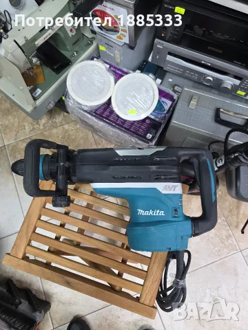 продава се многофункционален къртач Makita awt