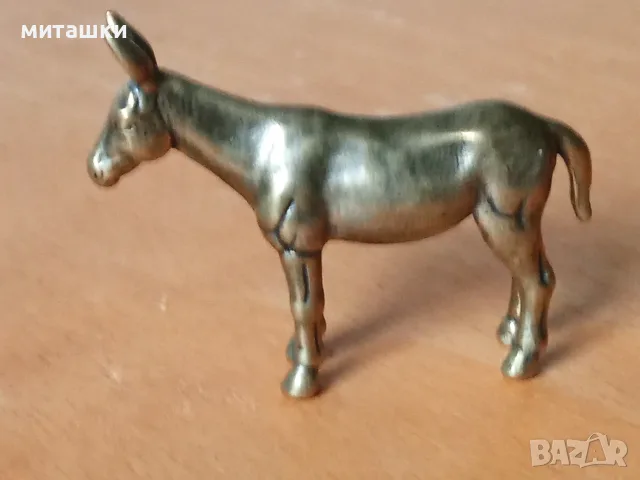Бронзова фигурка магаре