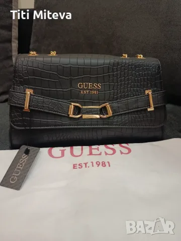 Дамска чанта на Guess