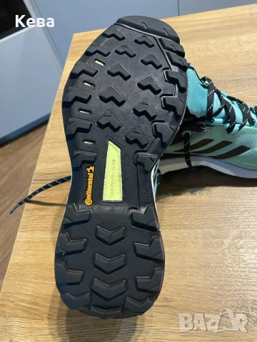 Туристически обувки Adidas, снимка 3 - Маратонки - 56583035