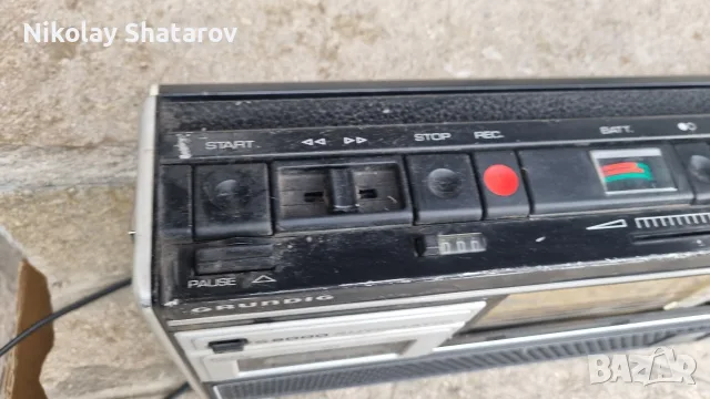 стар касетофон    Grundig , снимка 5 - Радиокасетофони, транзистори - 56560245