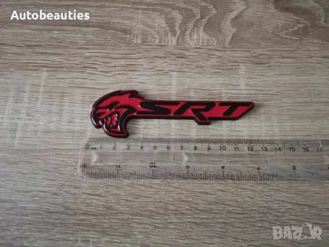 SRT Hellcat черно с червено емблема лява, снимка 2 - Аксесоари и консумативи - 56581232