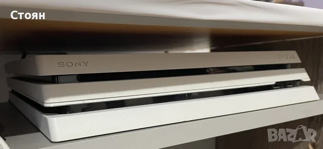 Playstation 4 Pro 1TB White. 