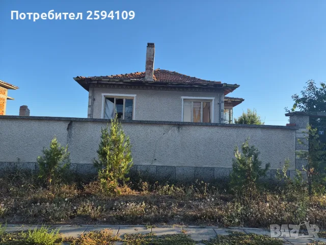 Къща с два гаража и двор, снимка 3 - Къщи - 56705423