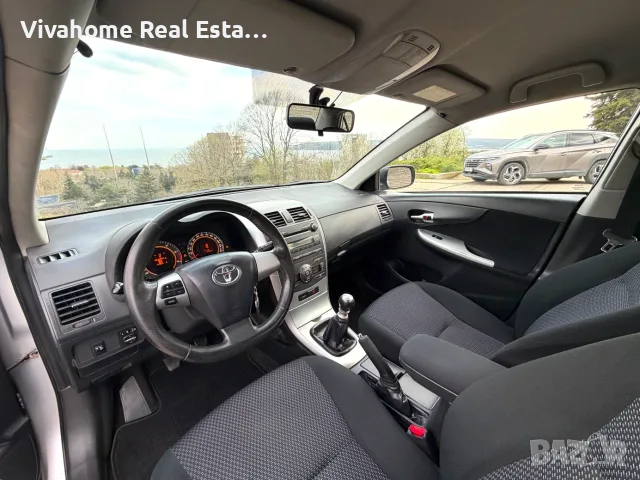 Toyota Corolla 1. 4 D-4D FACELIFT, снимка 8 - Автомобили и джипове - 56565002